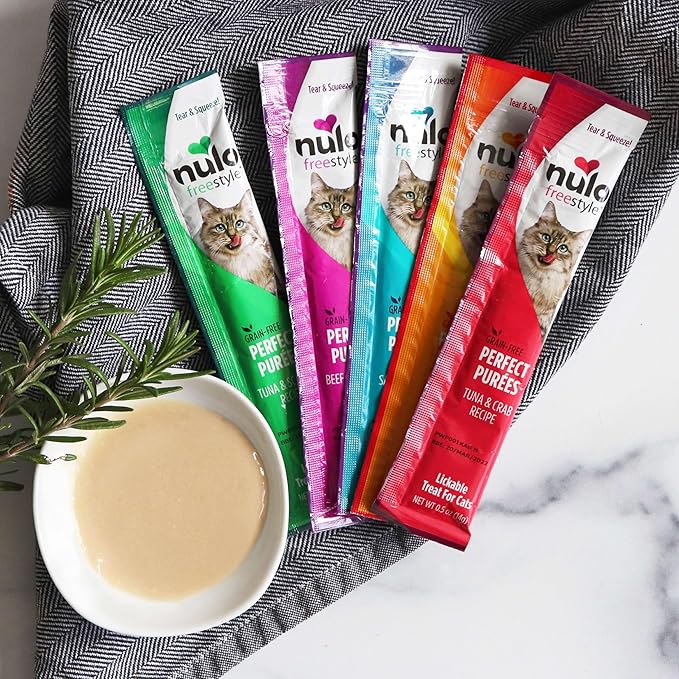 Nulo Freestyle Grain-Free Perfect Purees Premium Wet Cat Treats, Squeezable Meal Topper for Felines, High Moisture Content to Support Cat Hydration, 0.5 Ounce, Beef & Sardine
