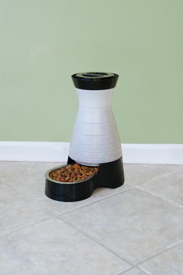 PetSafe Healthy Pet Food Station - Automatic Indoor Gravity Cat & Dog Feeder - Space-Saving Self Feeder - Easy to Clean - Medium - Up to 4 lb Kibble Capacity