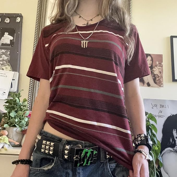 Gothic Tees for Women Y2K Grunge Graphic Short Sleeve Crew Neck T-Shirts 90s Vintage Aesthetic Emo Clothes