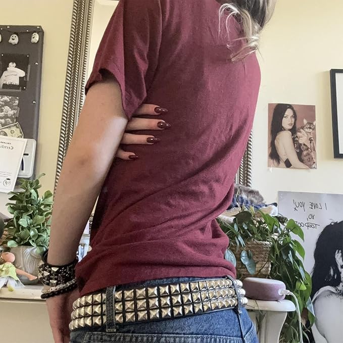 Gothic Tees for Women Y2K Grunge Graphic Short Sleeve Crew Neck T-Shirts 90s Vintage Aesthetic Emo Clothes