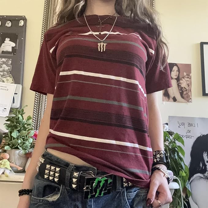 Gothic Tees for Women Y2K Grunge Graphic Short Sleeve Crew Neck T-Shirts 90s Vintage Aesthetic Emo Clothes