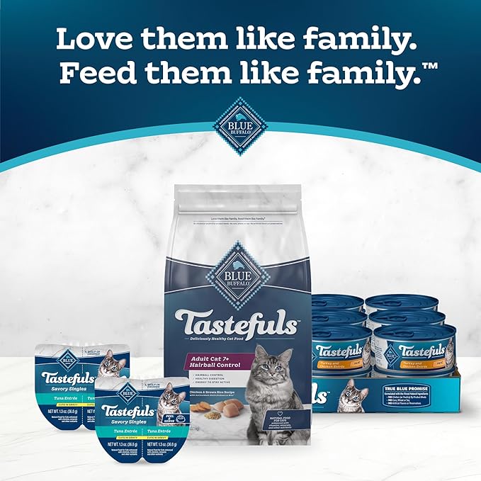 Blue Buffalo Tastefuls Natural Dry Food for Adult Cats 7+, Hairball Control, Chicken & Brown Rice Recipe, 7-lb. Bag